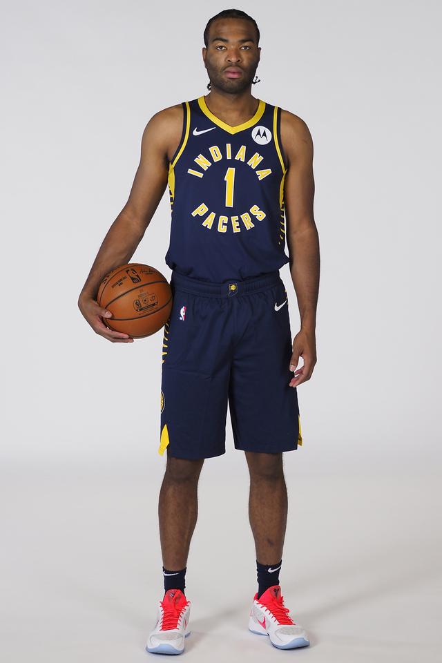 幽默且深刻 幽默且深刻